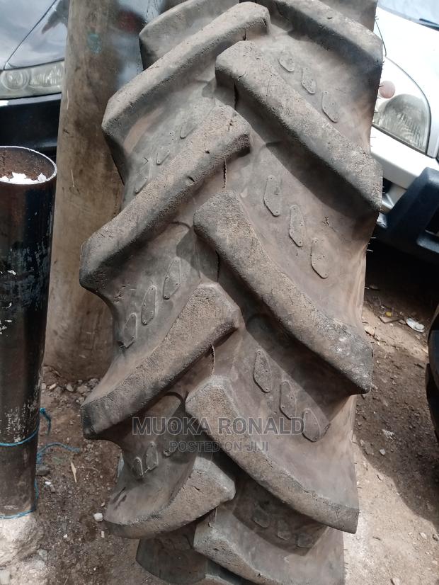 16.9-28 Bkt Tyre Secodady - main view