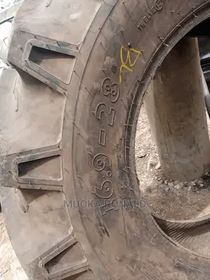 16.9-28 Bkt Tyre Secodady