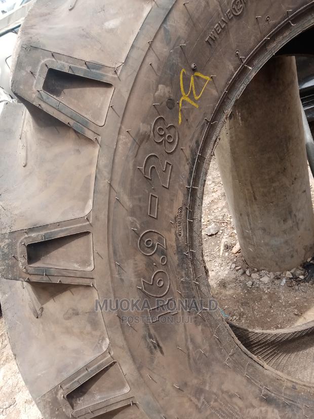16.9-28 Bkt Tyre Secodady - thumbnail 4