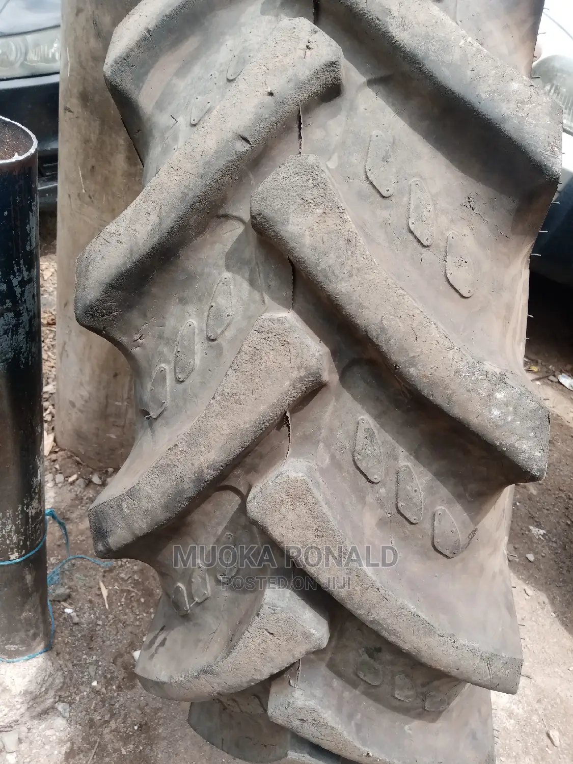 16.9-28 Bkt Tyre Secodady