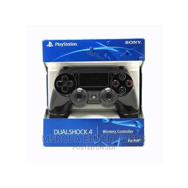 Sony Computer Entertainment PS4 Pad Dual Shock 4 - Wireless - main view