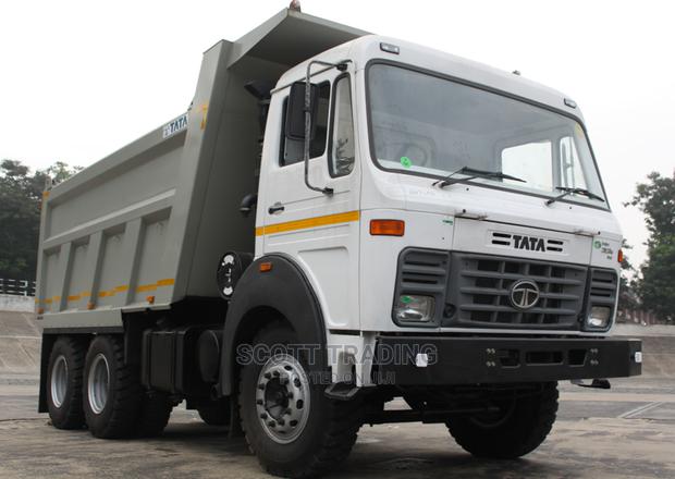 Tata 2516 Front Windscreen
