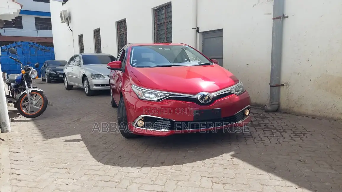 Toyota Auris 2016 Burgandy