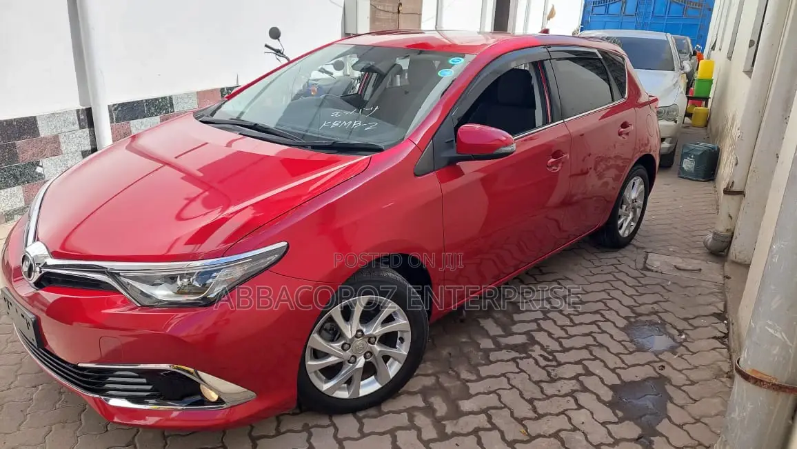 Toyota Auris 2016 Burgandy