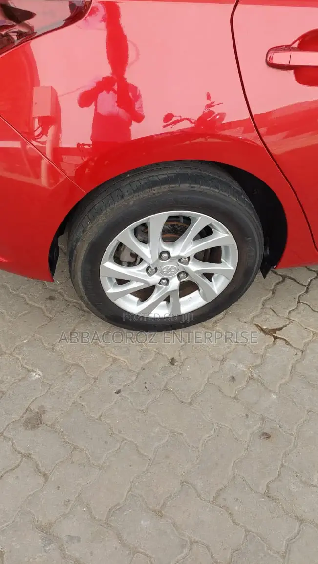 Toyota Auris 2016 Burgandy