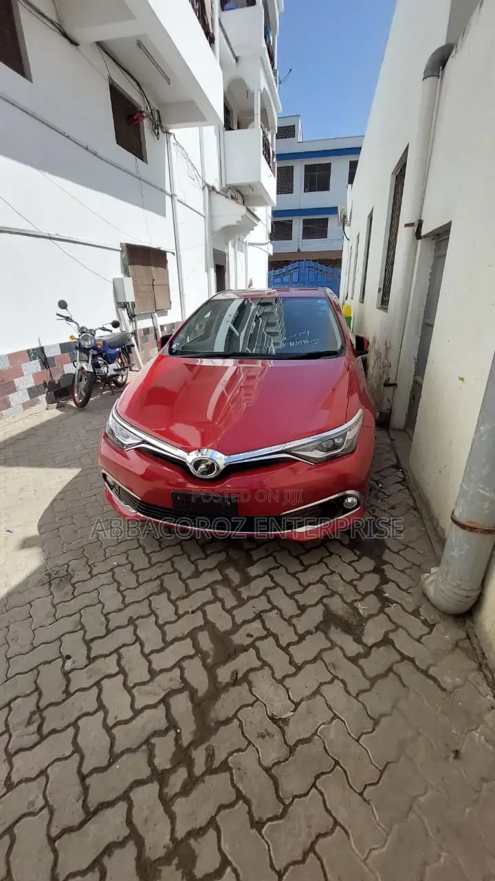 Toyota Auris 2016 Burgandy