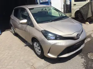Toyota Vitz 2015 1.3 AWD 5dr Gold