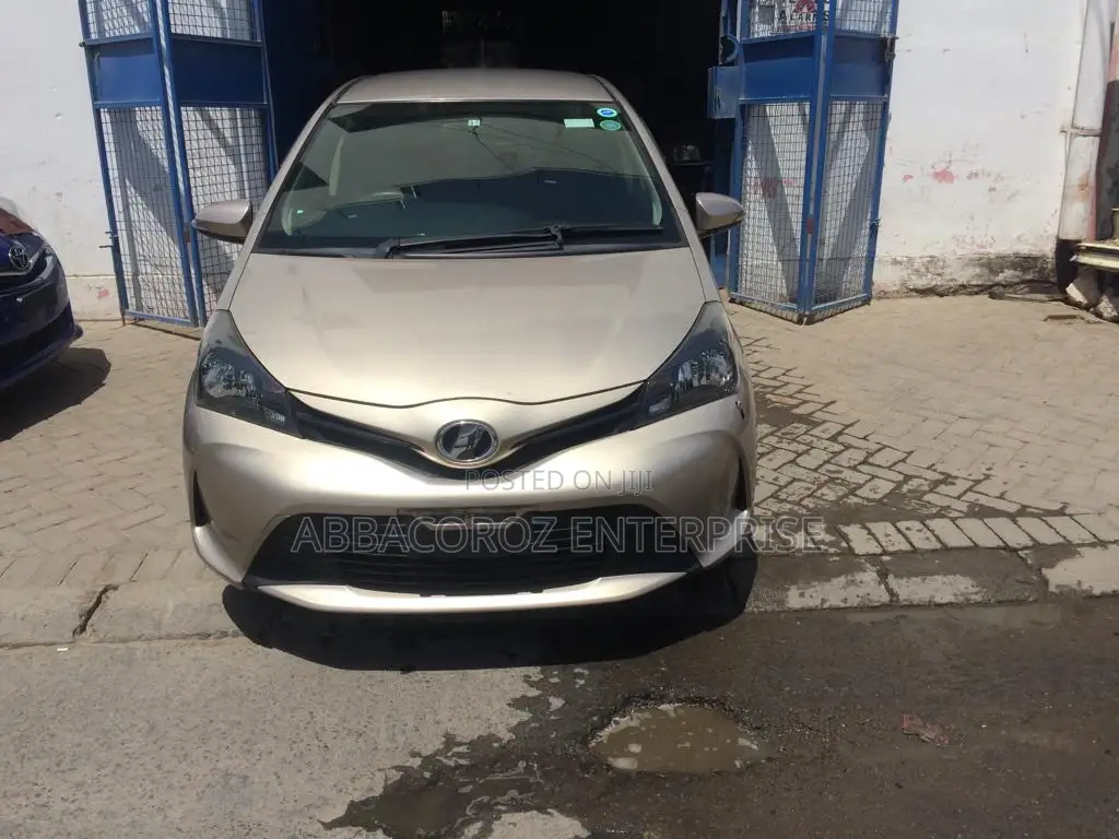 Toyota Vitz 2015 1.3 AWD 5dr Gold