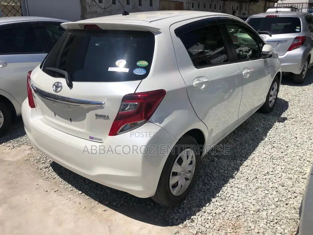 Toyota Vitz 2015 1.3 FWD 3dr White