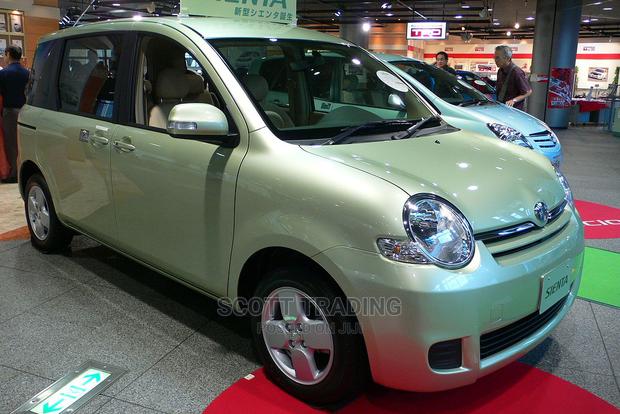 Sienta Front Windscreen