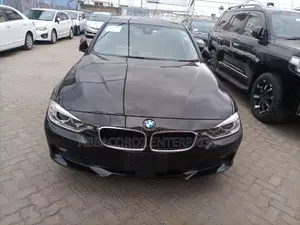 BMW 320i 2014 SV Premium Black
