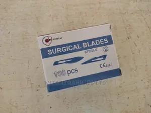 A Box of 100 Grifchem Surgical/Scalpel Blades
