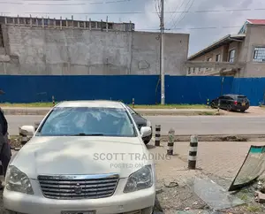 Toyota Crown 2007 Front Windscreen