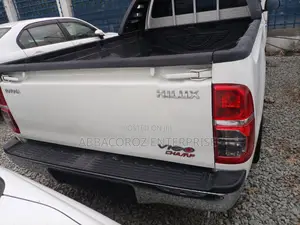 Toyota Hilux 2014 White