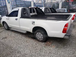 Toyota Hilux 2014 White