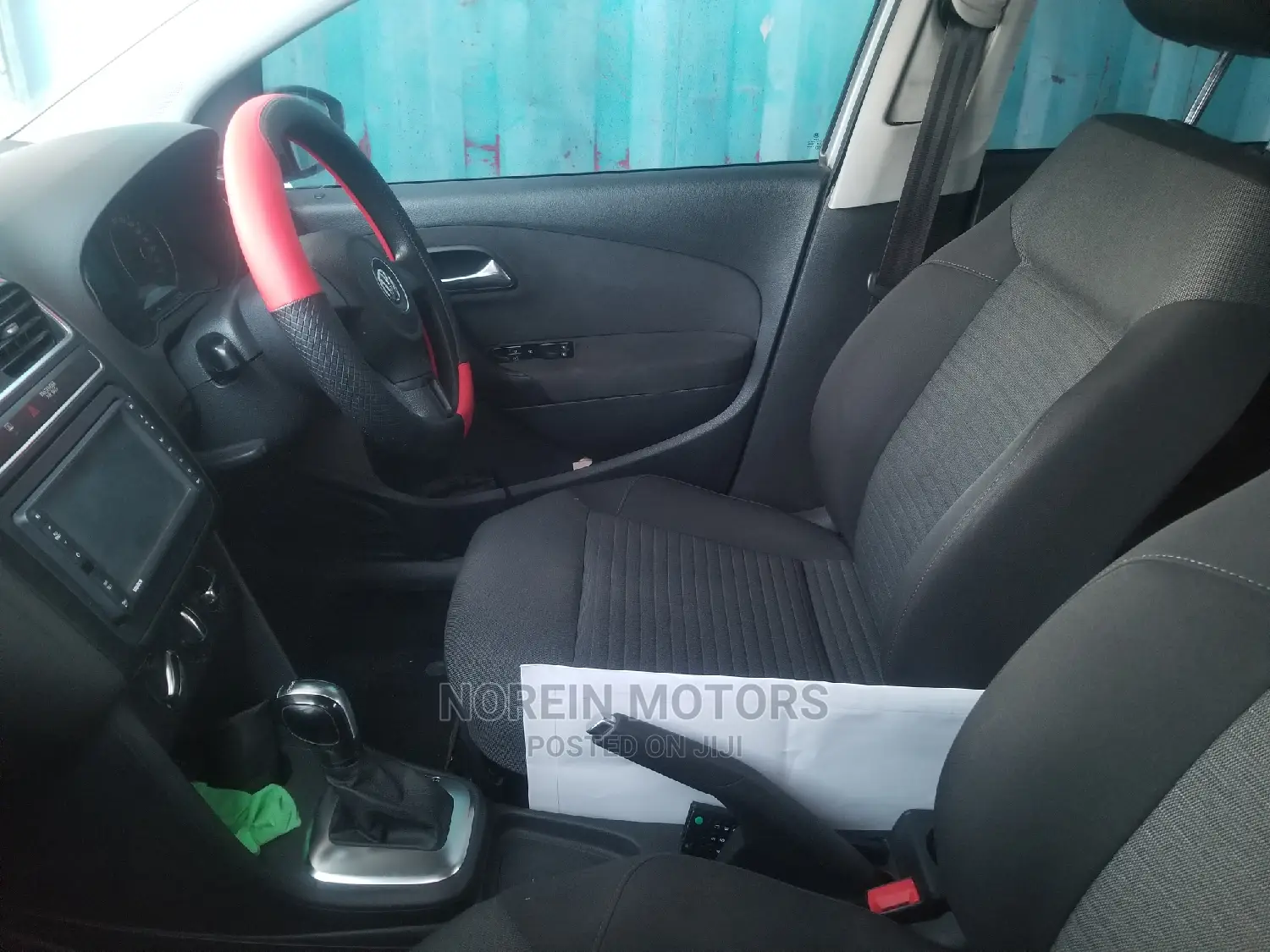Volkswagen Polo 2015 Silver