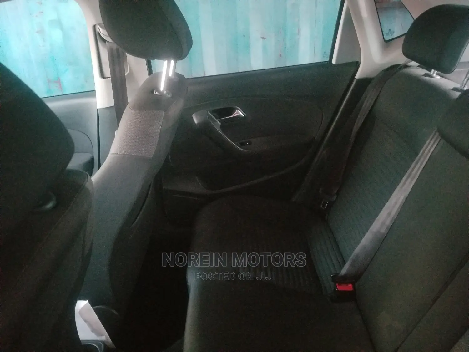 Volkswagen Polo 2015 Silver