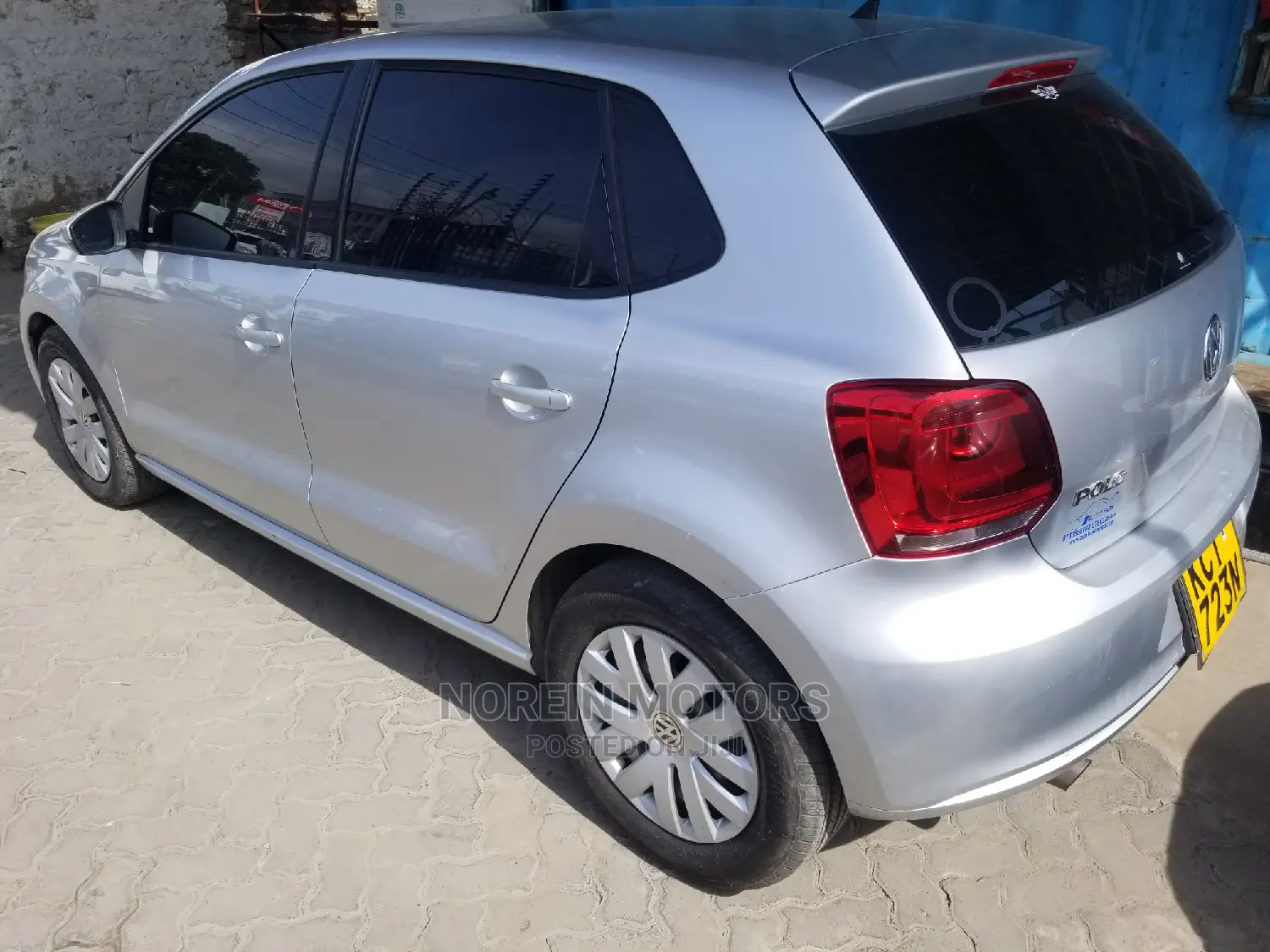Volkswagen Polo 2015 Silver