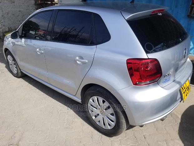 Volkswagen Polo 2015 Silver - thumbnail 8