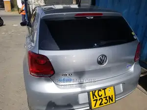 Volkswagen Polo 2015 Silver