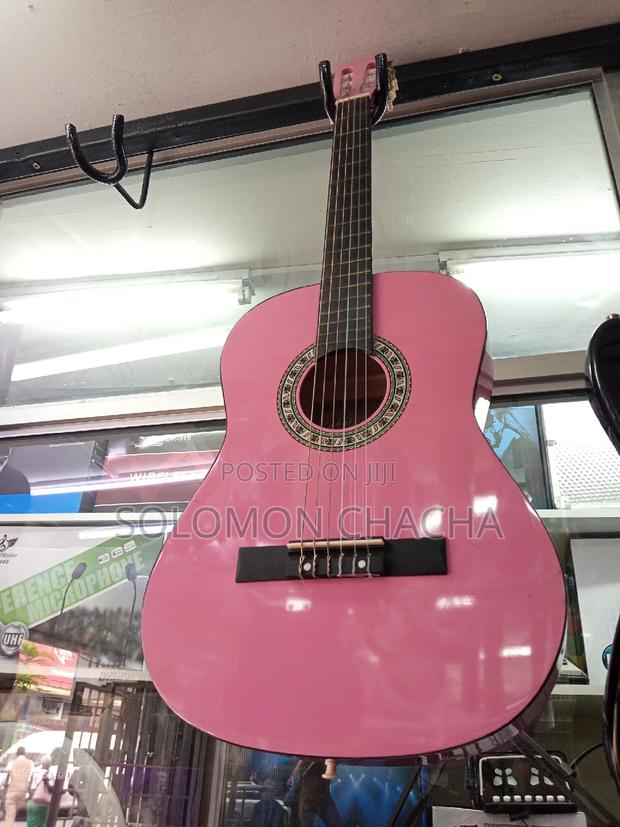 Acoustic Guitar Size 38
