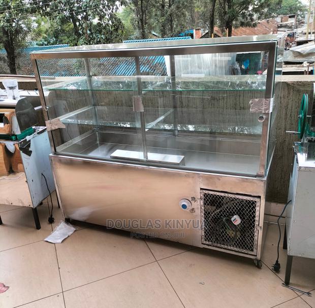 Commercial Counter Cake Display - main view