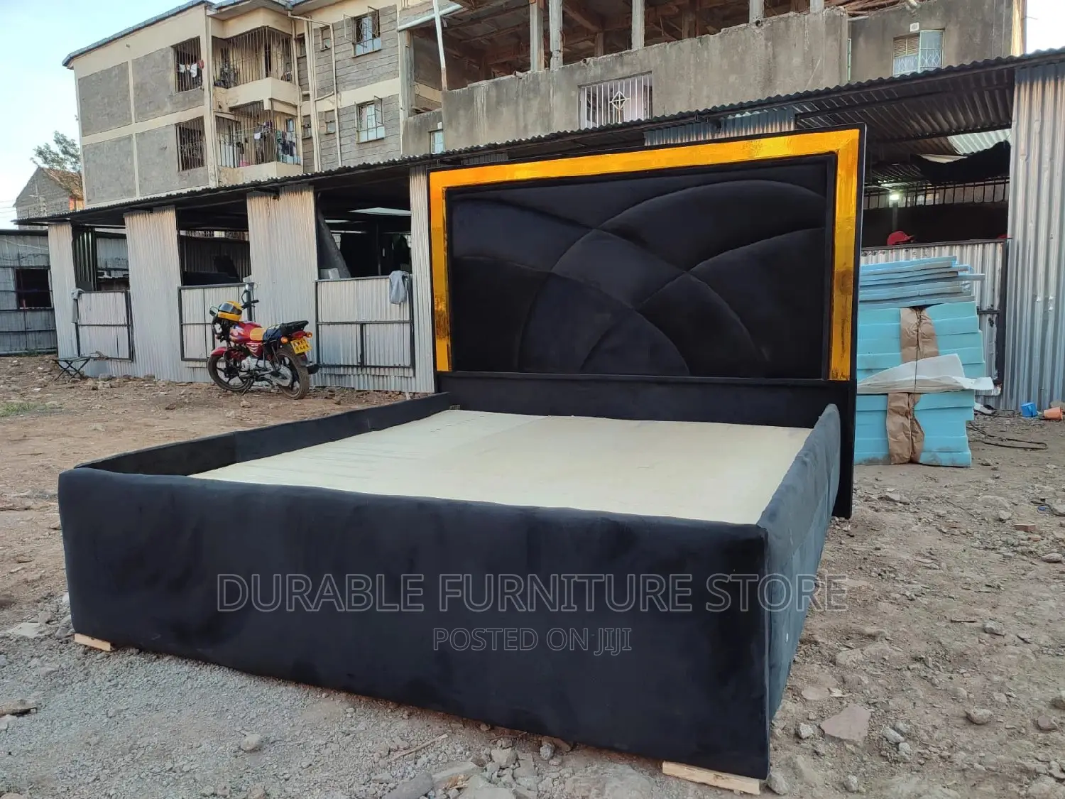 Smart Tufted Bed 6/6