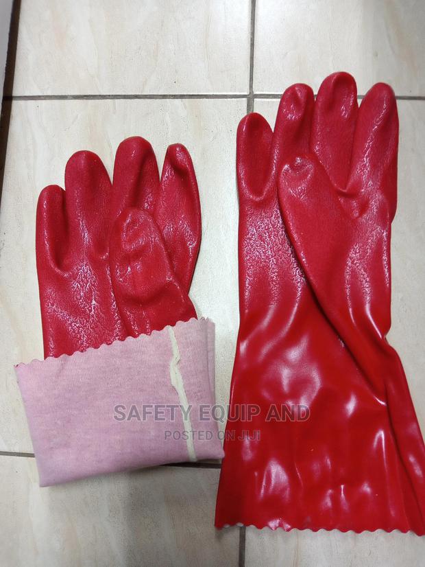 Safety Gloves for Chemical Handling