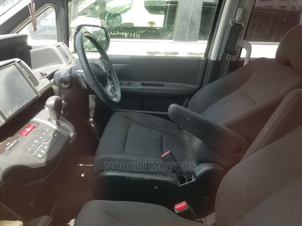 Honda Stepwgn 2014 Black - thumbnail 3