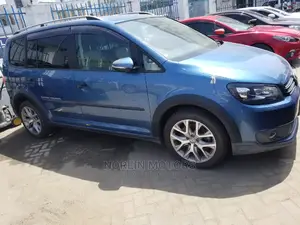 Volkswagen Touran 2014 Blue