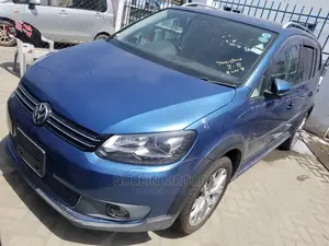 Volkswagen Touran 2014 Blue