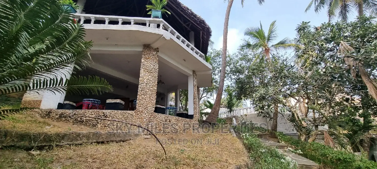 Cultural Self-Contained Huts Available for Short Term Rental