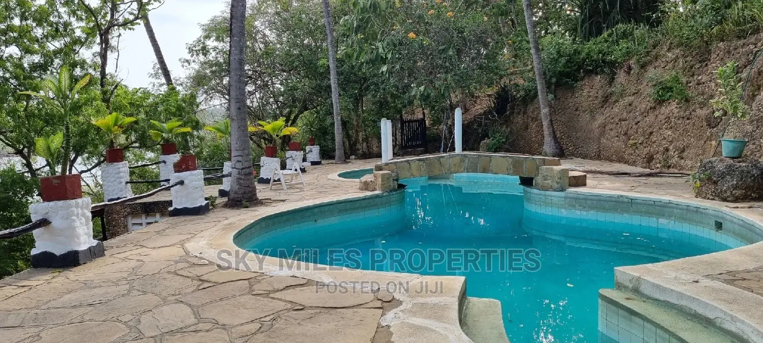 Cultural Self-Contained Huts Available for Short Term Rental