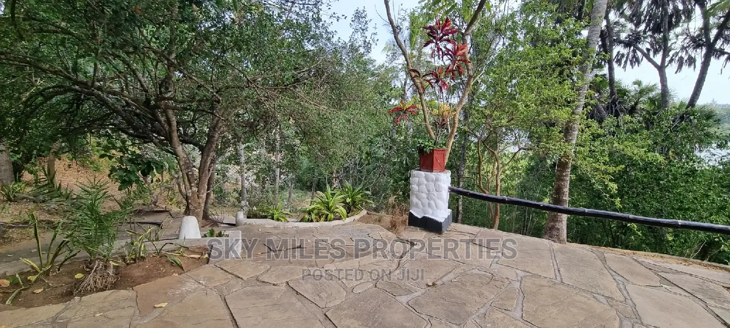 Cultural Self-Contained Huts Available for Short Term Rental