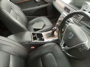 Volvo V70 2015 Black