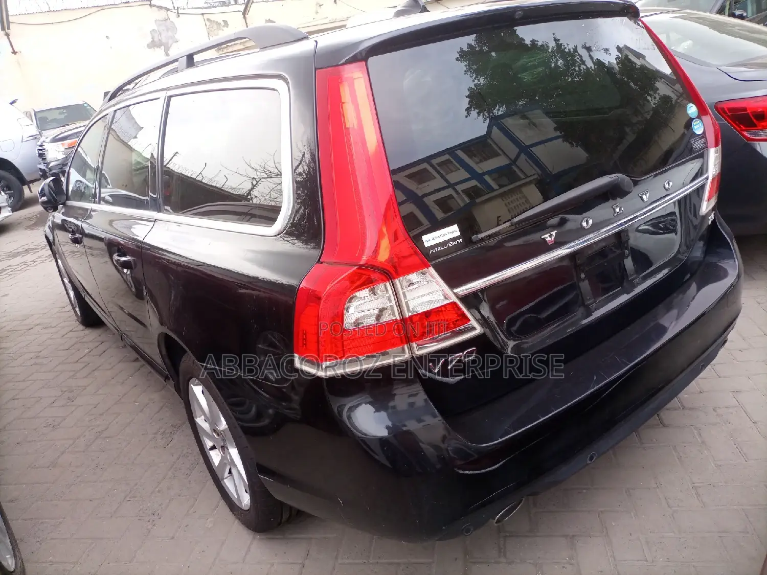 Volvo V70 2015 Black