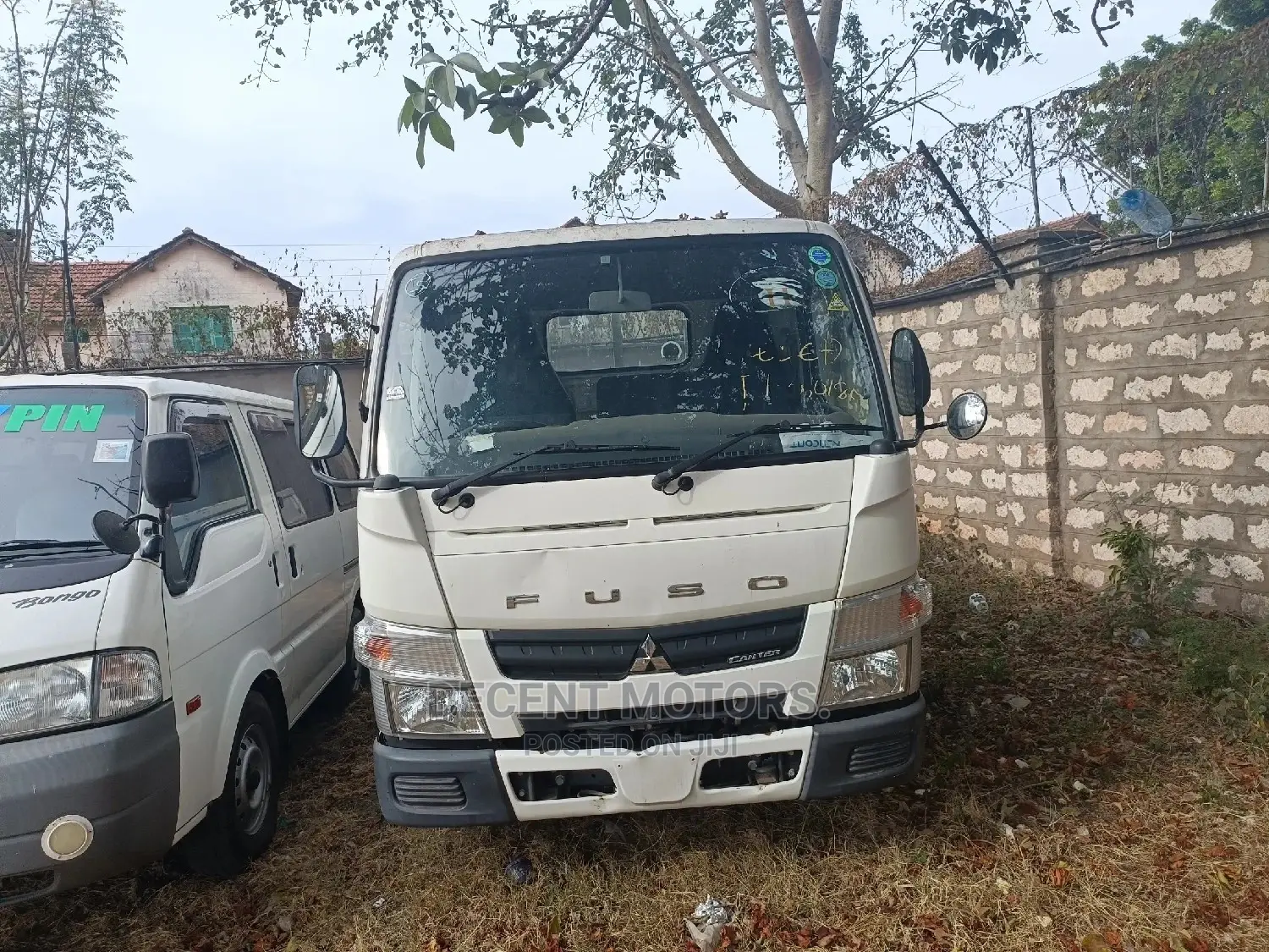 Mitsubishi Canter 2015 White