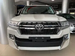 Toyota Land Cruiser 4.6 V8 ZX 2015 Pearl