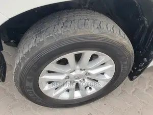 Toyota Land Cruiser Prado 2018 White