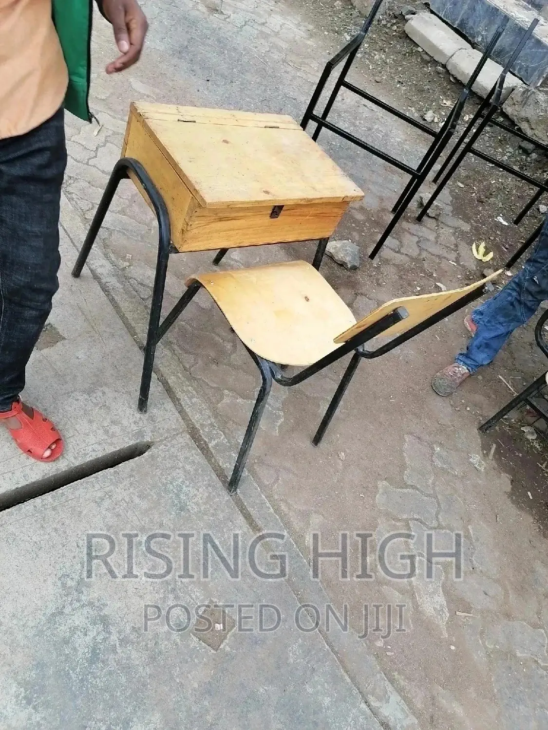 Unique High Quality Lockers and Chairs