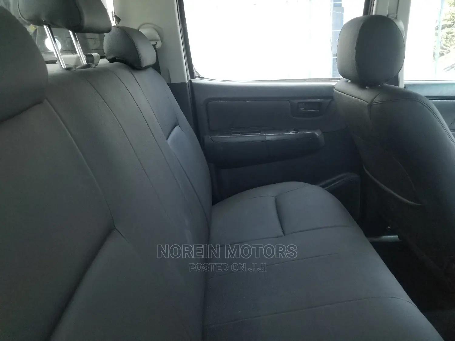 Toyota Hilux 2015 SR 4x4 White