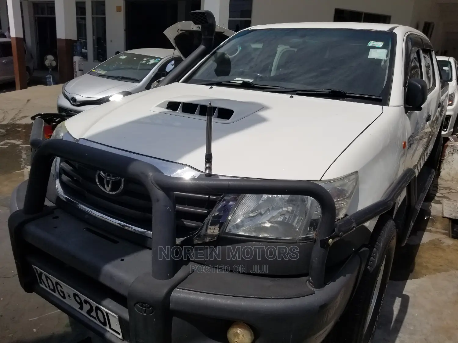 Toyota Hilux 2015 SR 4x4 White