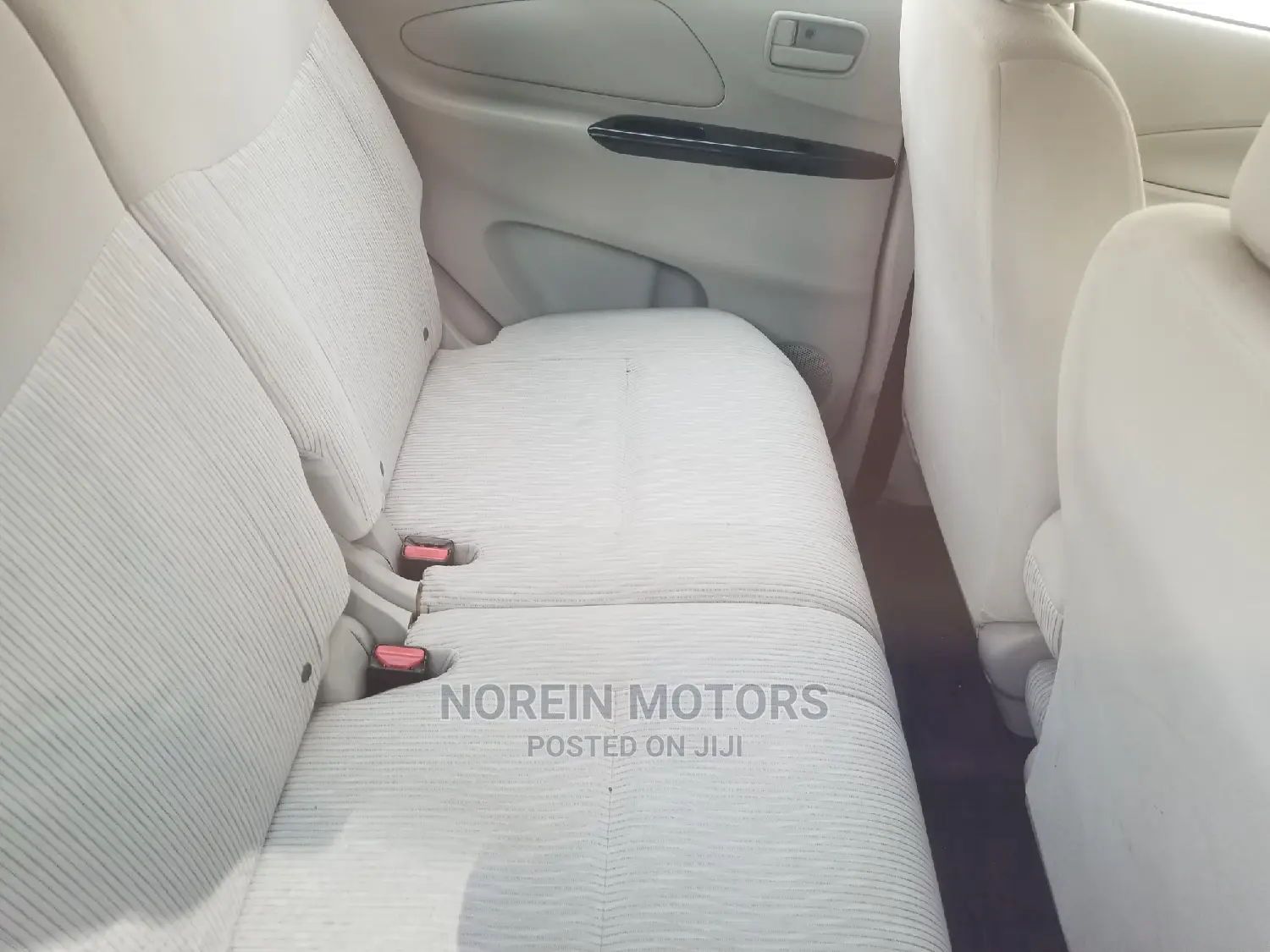 Mitsubishi SpaceWagon 2014 White