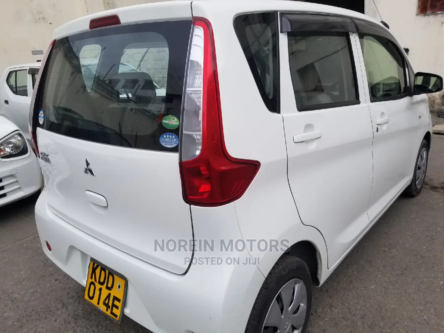 Mitsubishi SpaceWagon 2014 White