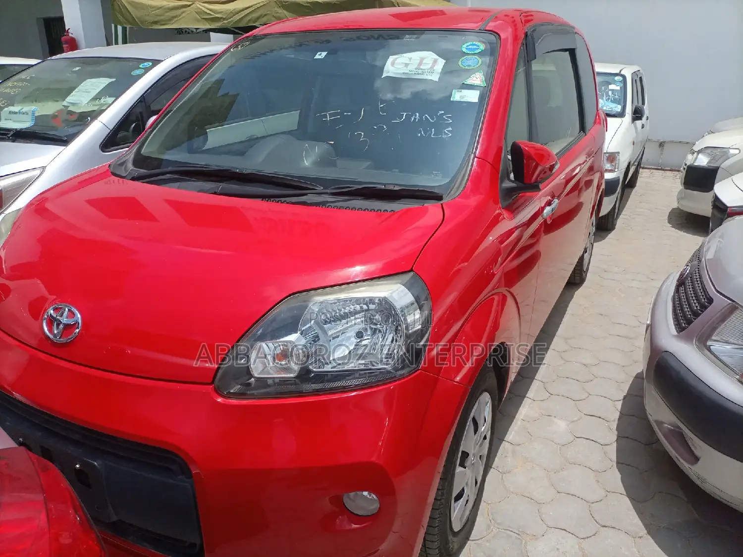 Toyota Porte 1.3 FWD 2015 Red