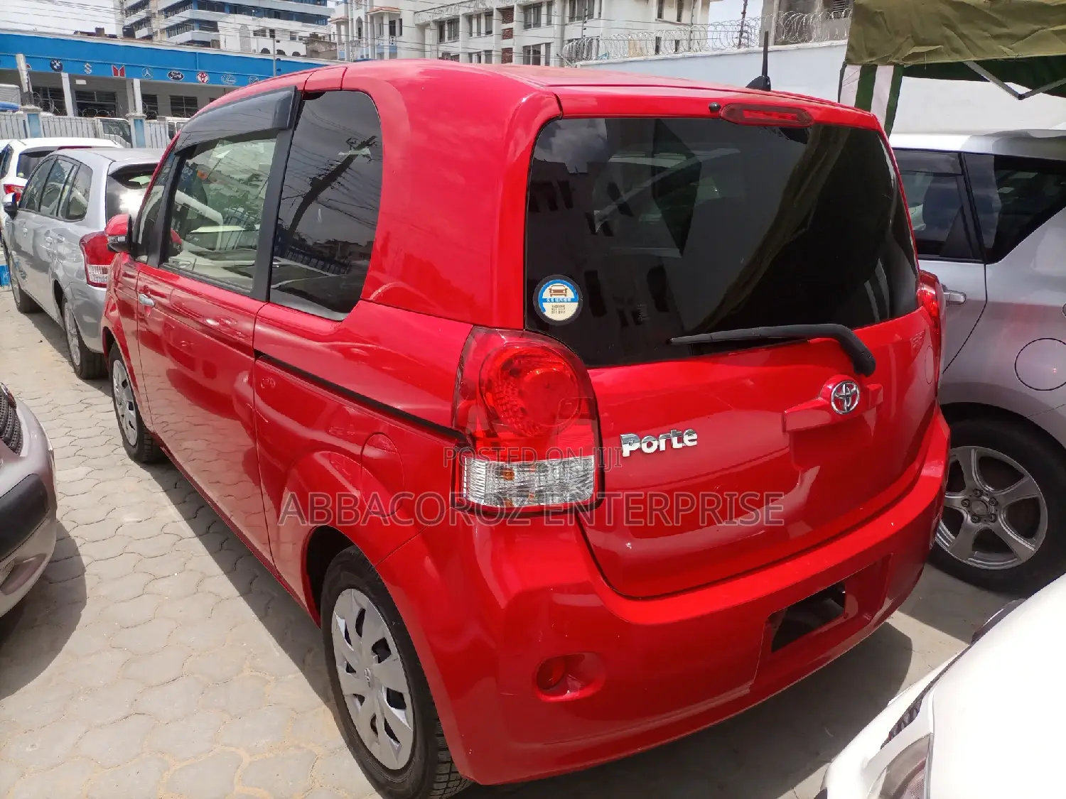 Toyota Porte 1.3 FWD 2015 Red