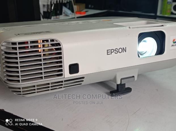 Epson Powerlite 1835 - thumbnail 7