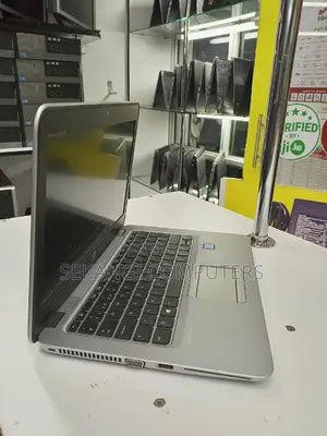 Laptop HP EliteBook 820 G3 8GB Intel Core I5 SSD 256GB