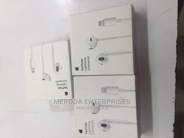 Earpods Wired Lighting Connector - main view