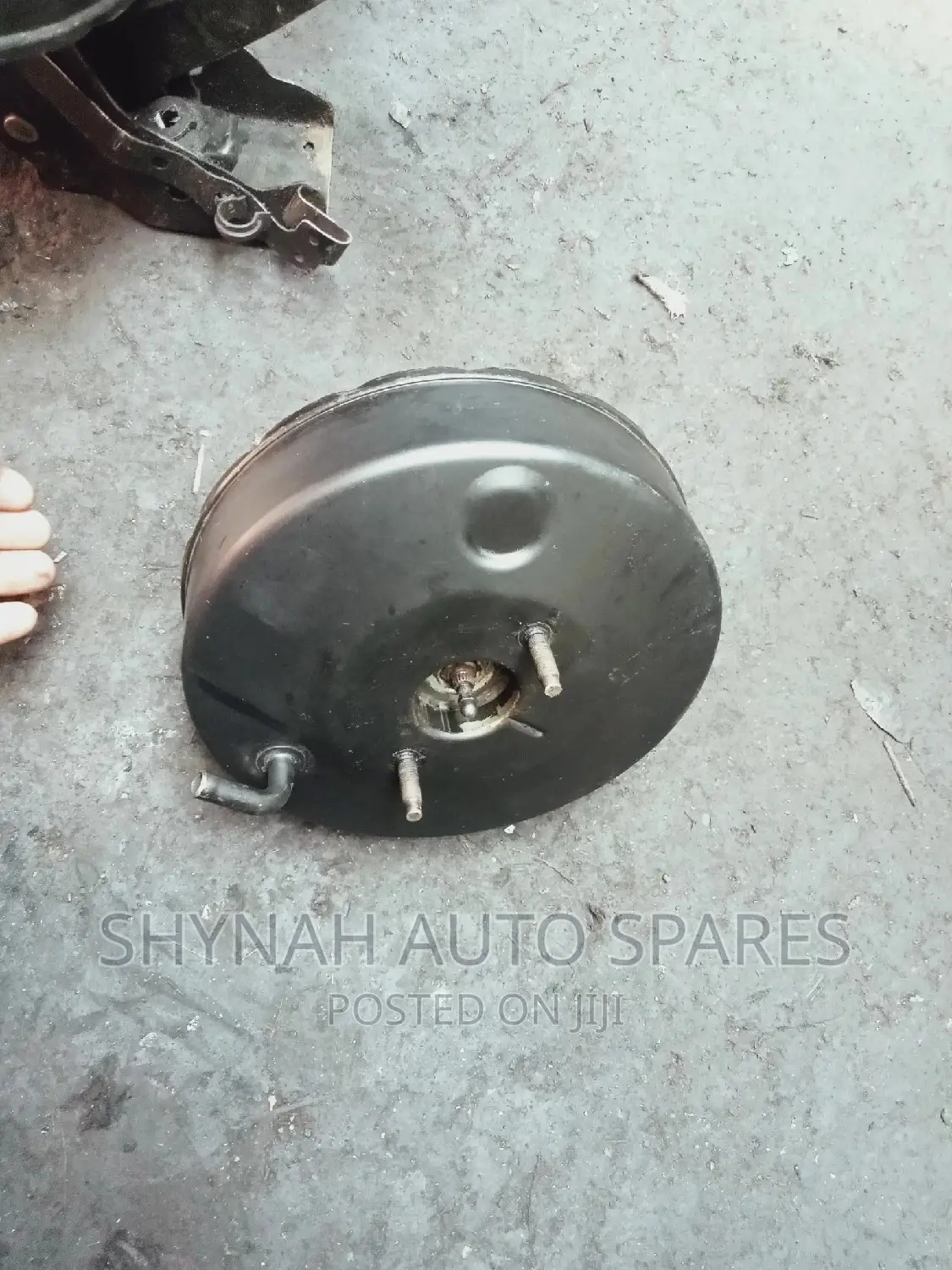 Brake Booster Nissan B12